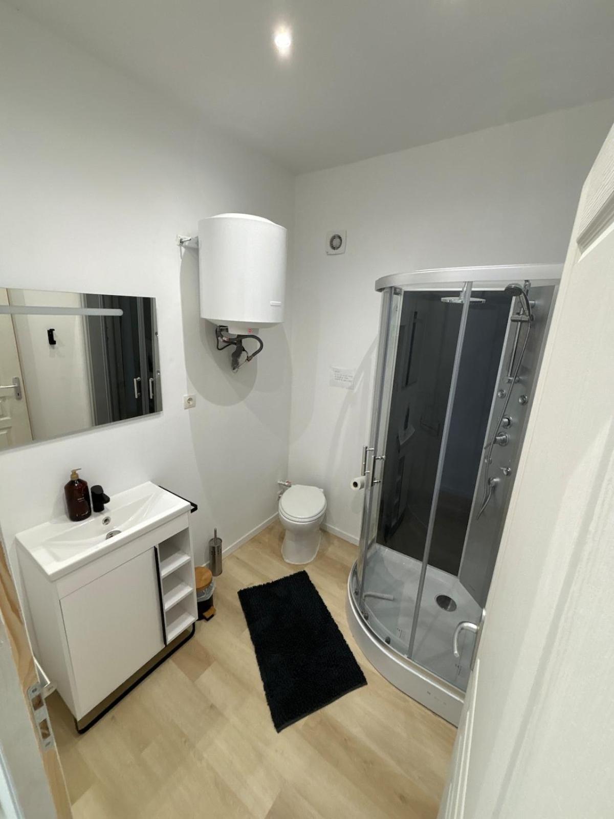 Studio En Provence Avec Piscine La Barben Exteriér fotografie