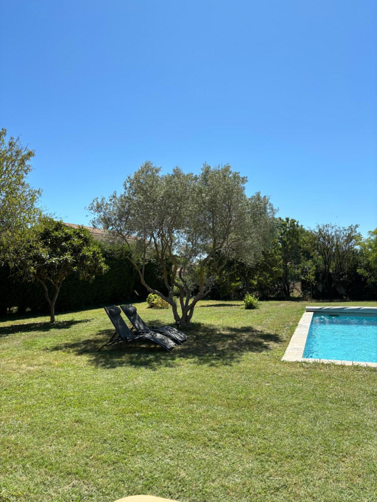 Studio En Provence Avec Piscine La Barben Exteriér fotografie